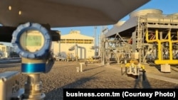 Түркмөнстан. Лебап облусундагы газ өндүргөн жай.
