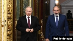 Premierul armean Nikol Pașinian și președintele rus Vladimir Putin s-au întâlnit la Moscova în marja unui summit al Comunității Statelor Independente (CSI) pe 8 octombrie.