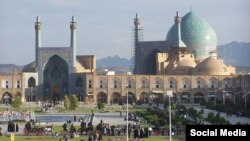روزنامه «هممیهن» خرداد امسال نوشت «تمام مناطق» اصفهان درگیر فرونشست شده و این پدیده حتی به نزدیکی آثار تاریخی این شهر نیز رسیده است
