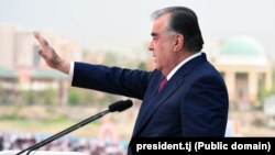 Эмомалӣ Раҳмон 31 сол боз дар қудрат аст