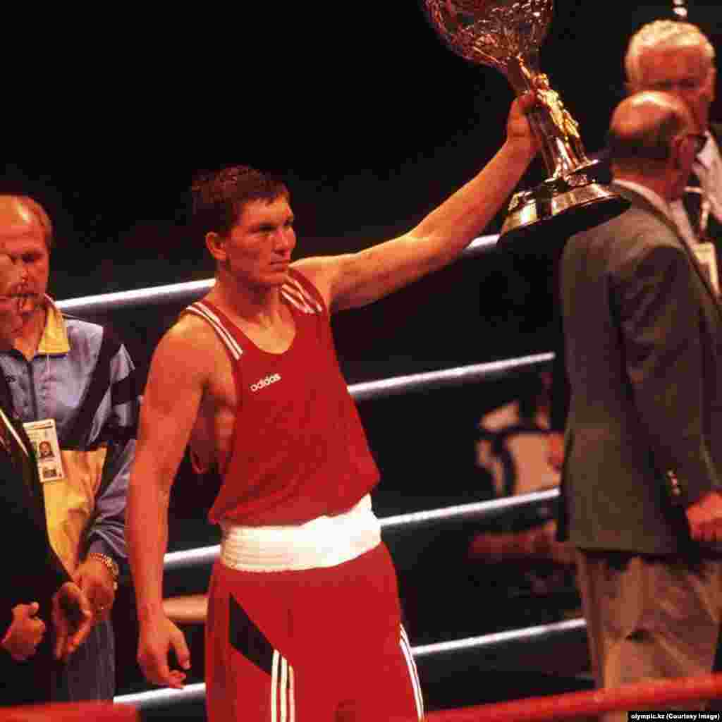 Боксёр Василий Жиров (81 килограмм) стал чемпионом Игр в Атланте в 1996 году 