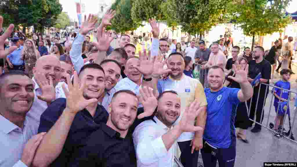 Nora Gjakova, Akil Gjakova, Loriana Kuka, Hana Beiqi, Adell Shaboviq dhe Donjeta Sadiku, i kanë përfunduar garat pa medalje. Medaljen e parë olimpike për Kosovën e ka siguruar Majlinda Kelmendi, e cila këtë herë ka debutuar si trajnere e xhudos, pas pensionimit nga ky sport. 
