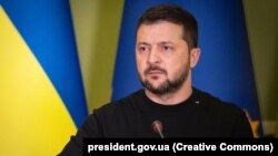 «Не все зараз можна розказати публічно. Але що абсолютно точно, то це те, що Україна постійно стає сильнішою» – Володимир Зеленський