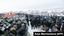 Фаил Алсыновду коргоо акциясына чыккандар. 2024-жылдын 17-январы. 