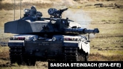 Танк Challenger 2, які брытаснкі ўрад абяцаў Ўкраіне