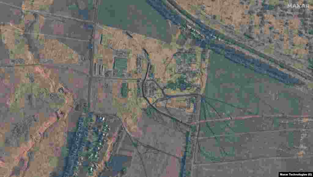 Супутниковий знімок ліній окопів під Бахмутом 3 січня 2023 року. Satellite image ©2023 Maxar Technologies