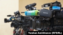Pe perioada stării de urgență, retransmiterea canalelor „Mir” a fost sistată în R. Moldova.