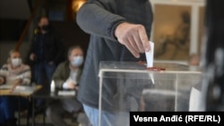 Predsednik Srbije Aleksandar Vučić raspisao je opšte izbore za 17. decembar