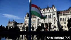 Президент Угорщини не буде присутній на сьогоднішньому саміті В9 в Ризі 