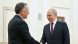 ABŞ-nyň prezidenti Donald Trampyň ýörite wekili Stiw Witkoff Russiýanyň prezidenti Wladimir Putin bilen görüşýär. Arhiw suraty