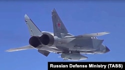 Расейскі самалёт МіГ-31К, абсталяваны аэрабалістычнай ракетай «Кінжал», ілюстрацыйнае фота