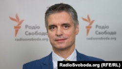 За словами Вадима Пристайка, цей обмін буде значно складнішим за попередні, оскільки обміняти хочуть три групи людей