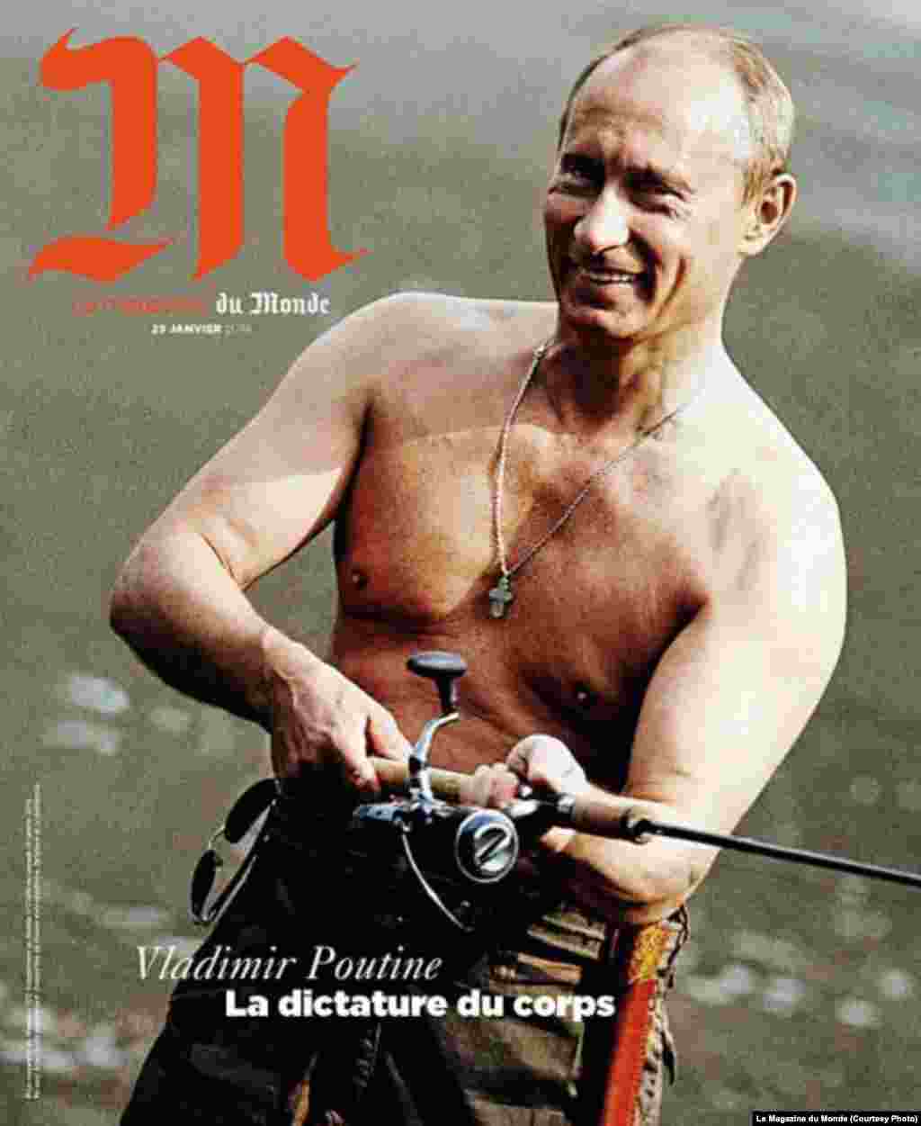 &quot;Le Monde&quot; газетының кушымта журналындагы төп мәкалә &quot;Тән диктатурасы&quot; дип атала. Путин үзенең мускулларын күрсәтү өчен кайчак шулай киемнәрен салып табигый булмаган позада фотога төшә. Бу фотода да аның кармакны шулай сәер тотуы мускулларын күрсәтү теләге белән аңлатыла.
