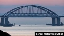 Вид на Керченський міст через Керченську протоку, 15 травня 2018 року