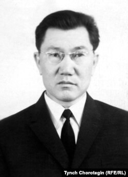 Садыбакас Өмүрзаков (1921-2002) - кыргыз элинин чыгаан географы жана картографы, географиялык ачылыштар тарыхынын адиси.