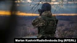 Як указано в повідомленні, російські гібридні сили стріляли в напрямку Старогнатівки та Луганського