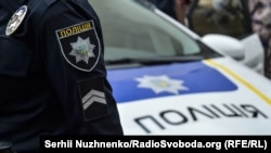 За даними слідчих, учасники схеми щомісяця виготовляли близько тисячі сертифікатів про вакцинацію та майже дві тисячі негативних ПЛР-тестів