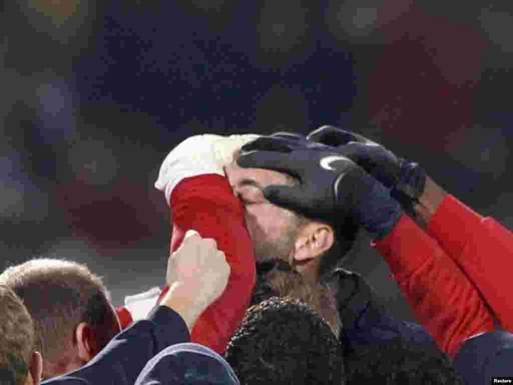 Clint Dempsey slavi nakon postignutog gola na utakmici protiv reprezentacije Engleske Foto: REUTERS / Alessandro Bianchi