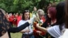 Як переселенці популяризують черешневий фестиваль і не дають окупантам вкрасти символ регіону