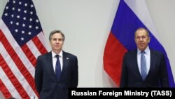 ԱՄՆ պետական քարտուղար Էնթոնի Բլինքենը և ՌԴ արտգործնախարար Սերգեյ Լավրովը, Ռեյկյավիկ, 19-ը մայիսի, 2021թ. 