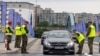 Польская паліцыя правярае аўтамабілі, ілюстрацыйнае фота