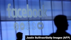 Компанія Facebook посилається на опитування, чверть учасників якого визнали Голокост міфом або перебільшенням
