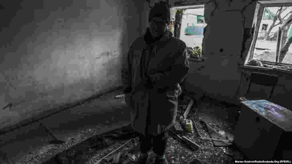 «Я плакала вчера весь день, когда узнала, что дом разбит. Дочери не признавалась, чтобы не разочаровать», – говорит Анна, едва сдерживая слезы