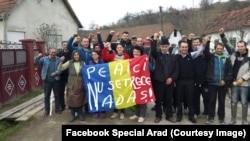 Sătenii din Nadăș, județul Arad, hotărâți să meargă până la capăt în justiție pentru a-și apăra pământurile