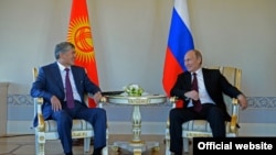 Алмазбек Атамбаев менен Владимир Путин. Санкт-Петербург, 16-март, 2015