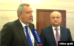 Заступник голови уряду Росії Дмитро Рогозін (ліворуч) і президент Молдови Додон. Москва, 1 червня 2017 року