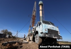 Буріння свердловини у селі Віліне Бахчисарайського району для вирішення завдань водопостачання в період посухи, архівне фото