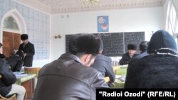 В медресе в таджикском городе Худжанд.