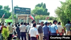 اعتصاب پنج هزار کارگر شرکت نيشکر هفت تپه، چهار روز به طول انجاميده بود.