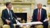 Марк Рутэ і Дональд Трамп.