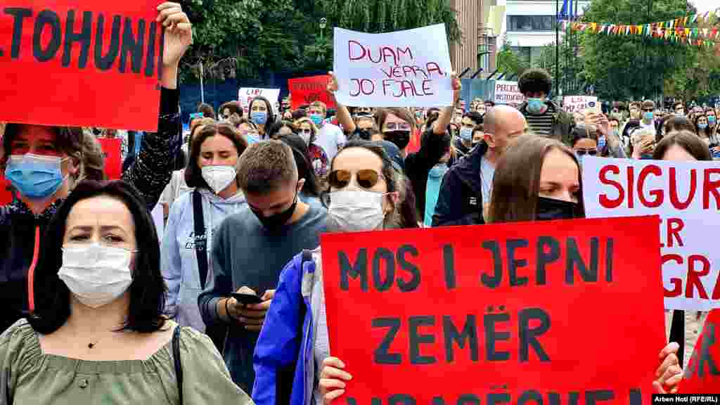 Protesta e revolta në rrugë kundrejt vrasjes së grave në Kosovë po shihet si reagim i pashmangshëm ndaj fenomenit