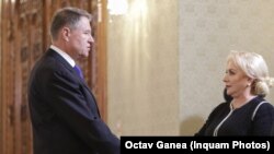 Iohannis o atacă pe Viorica Dăncilă.
