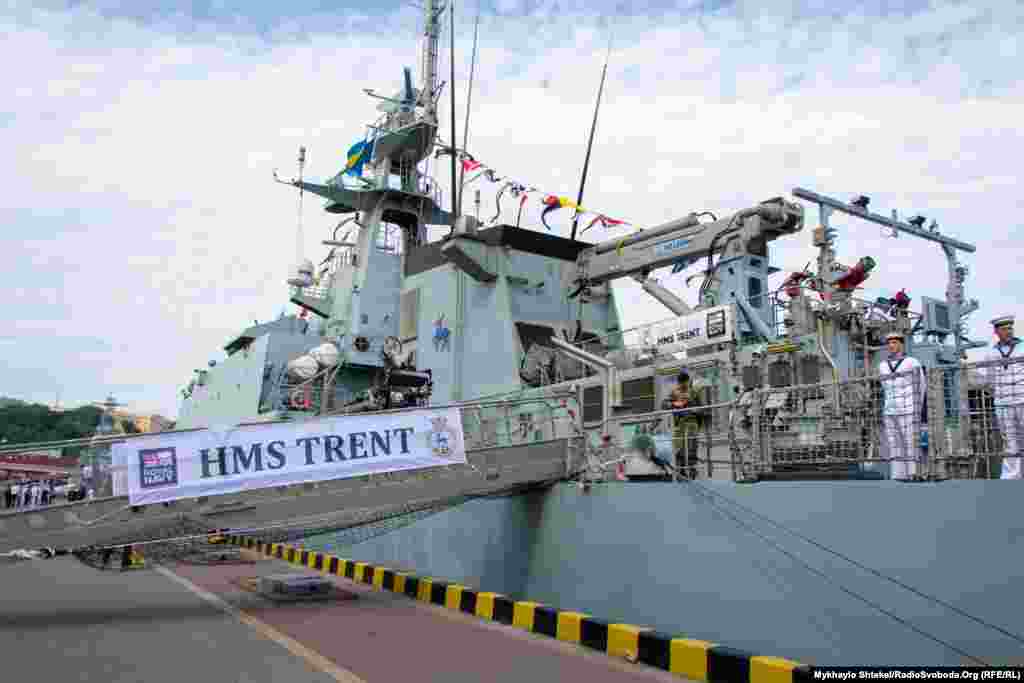 Англійський патрульний корабель HMS Trent – він вже заходив до Одеси в травні 2021 року, а тепер продовжує перебувати в Чорному морі для участі в міжнародних навчаннях «Сі Бриз-2021» 