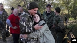 Руски войник и жена му. Снимката е илюстративна