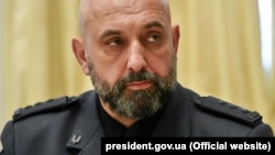 «Навіть те, що зараз невеликі війська є, через дві доби там уже може бути значно більша кількість. Вони спроможні це робити професійно і підготовано», – вважає Кривонос.