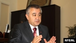 "Ата Мекен" фракциясынын башчысы Өмүрбек Текебаев