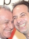 Fostul președinte Ion Iliescu și sosia lui, Cristi Grețcu, la prima întâlnire directă, de la finalul anilor '90.