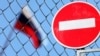 ЄС розглядає можливість запровадження ембарго на російську нафту – Reuters