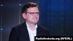 Міністр Дмитро Кулеба заявляє, що представники посольства України в Індії, Непалі та Шрі-Ланці не можуть дістатися острівної країни