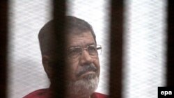 محمد مورسي په زندان کې (پخوانی تصوير)