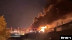 Агонь і дым над прамысловым аб’ектам у Саратаве 10 жніўня
